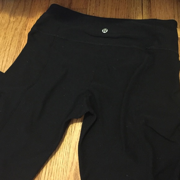 Lululemon yoga pants size 4