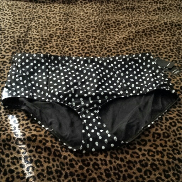Black skull bikini bottom