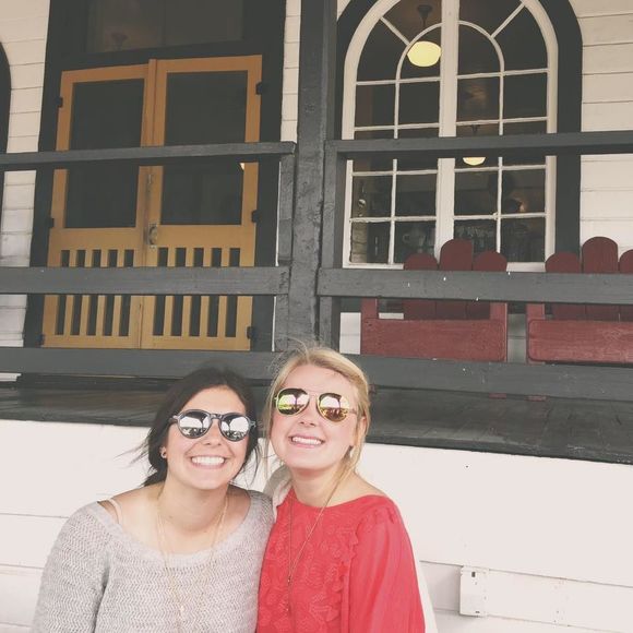 Meet your Posher, Anna - Picture 1 of 1