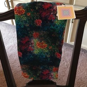 *NWT* LulaRoe multicolor Cassie skirt XL