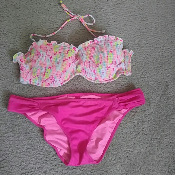 Padded VS strapless(straps included) pink bikini