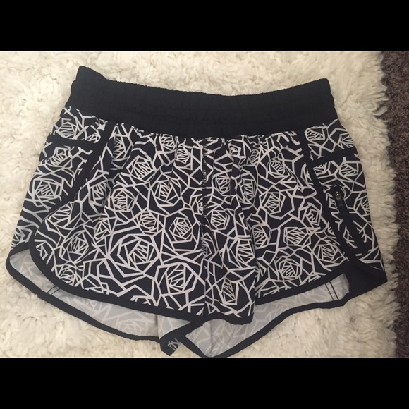 Lululemon Tracker Shirts Black and White