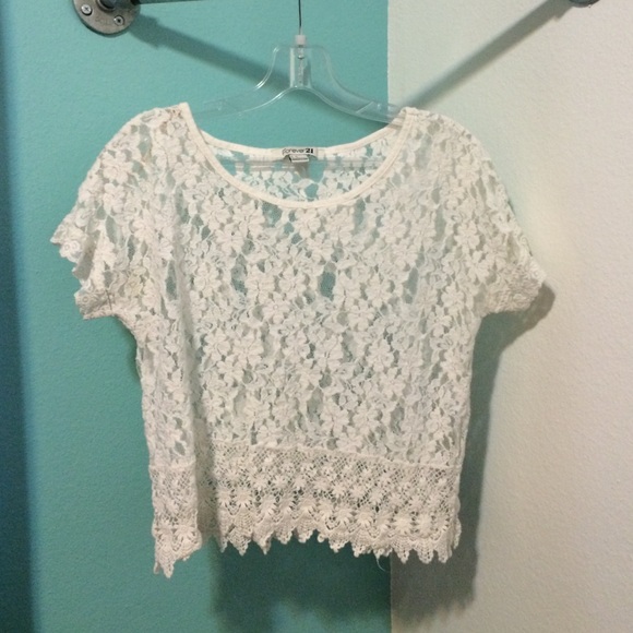 Forever 21 Tops - Tee ❗️FINAL SALE, CLEARING CLOSET❗️