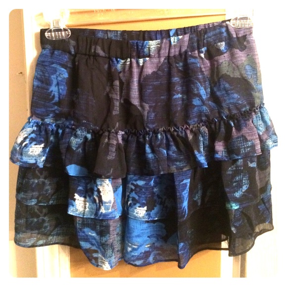 Express multicolored skirt. - Picture 1 of 4