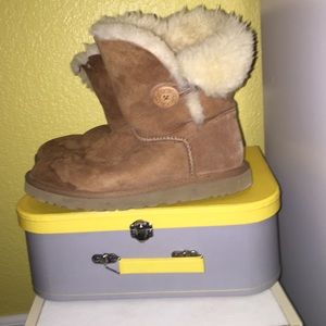 Bailey button uggs