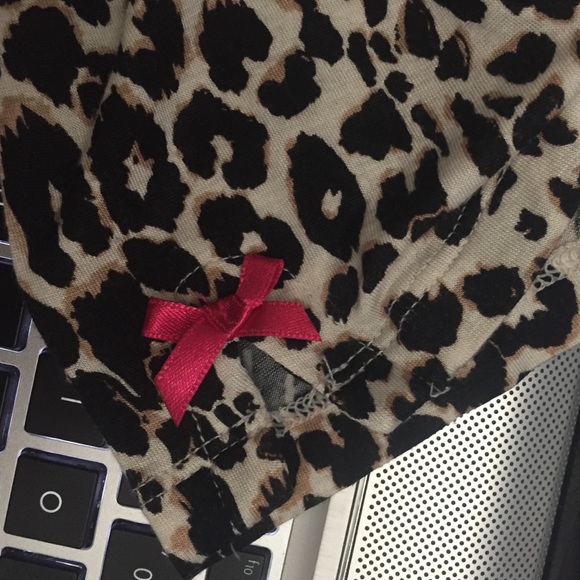 Candies Leopard Robe - Picture 4 of 4
