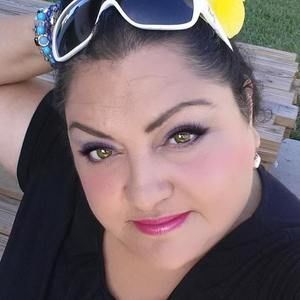 Meet your Posher, Evelyn