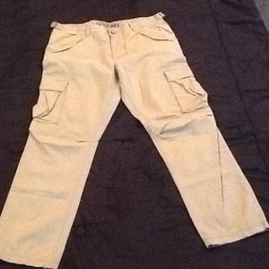 Mens cargos