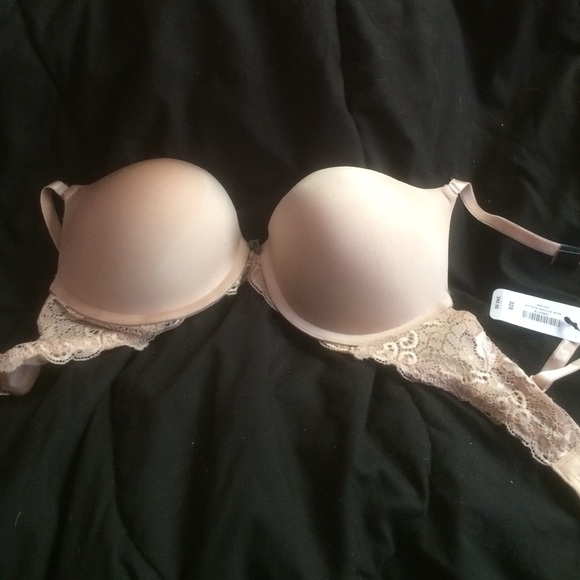 Blackheart (Hot Topic) bra. Size is 32B.