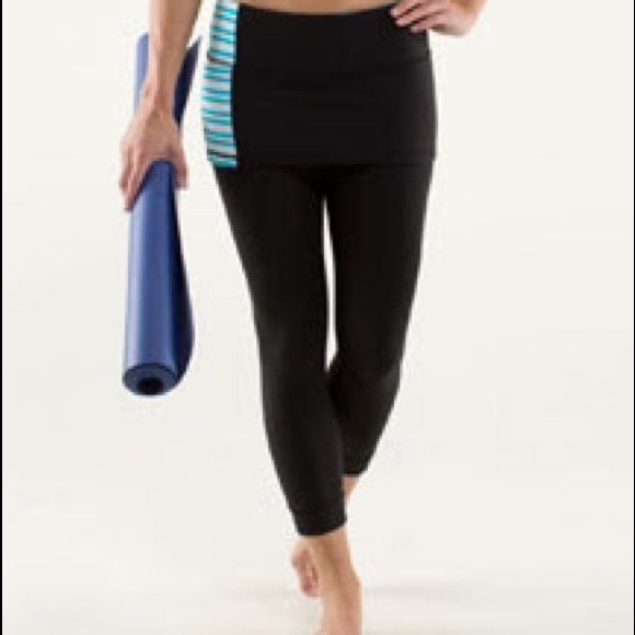 Lululemon leggings with skirt "A Go Go Crop"