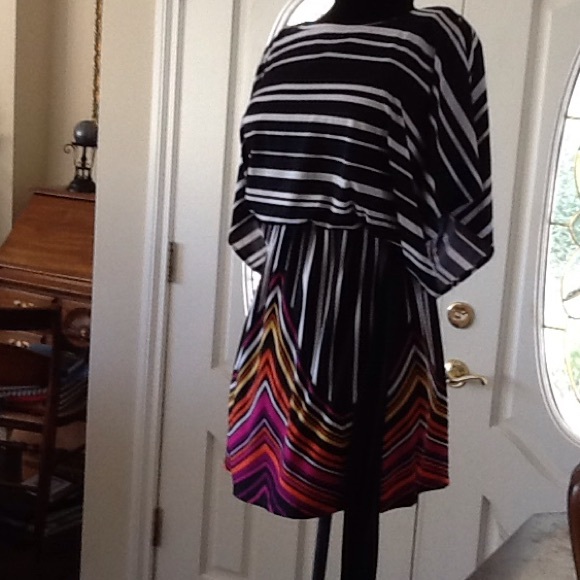 Colorful and Cute! Bat-wing illusion dress! - Picture 1 of 3