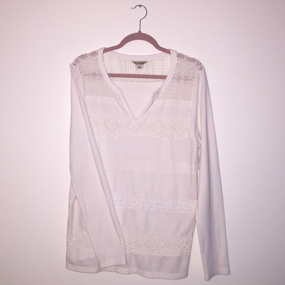 Lucky Brand Tops - Lucky 🍀Brand thermal with cute lace detailing!