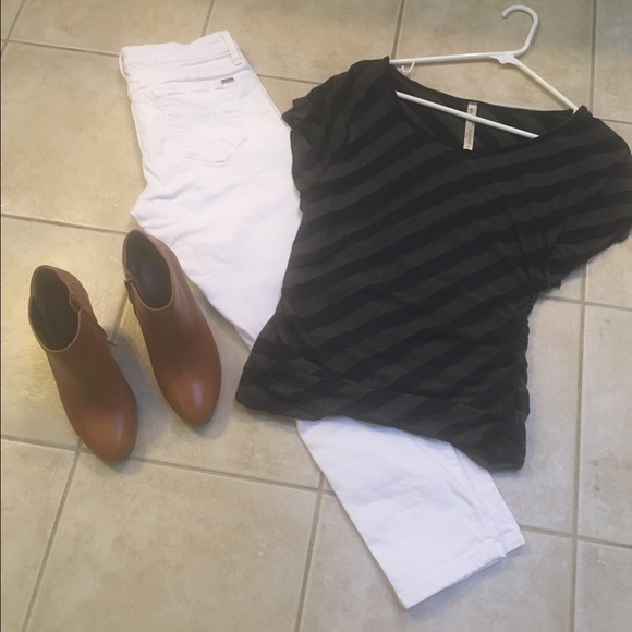 Blue and gray striped shirt sleeve top size small