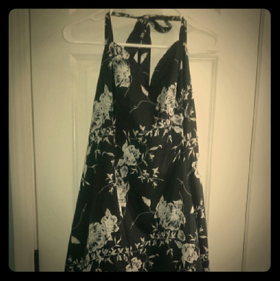 Retro floral sweetheart halter dress