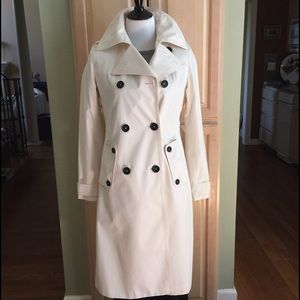 Gorgeous trench coat🌂🎉🌂