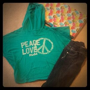 MUDD // Batwing Hooded Peace T-Shirt - 10/12