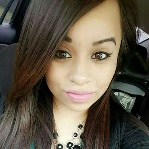 Meet your Posher, Elvia