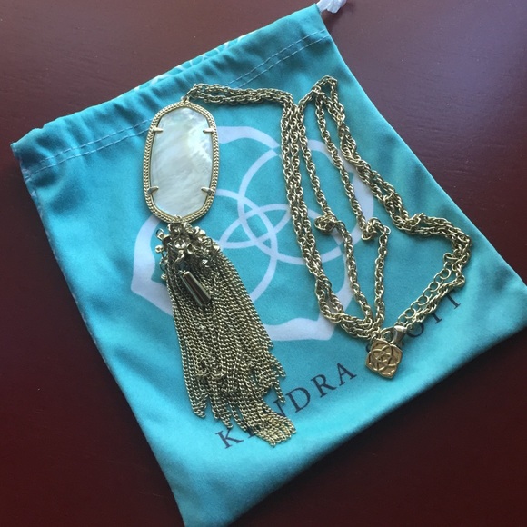 Kendra Scott Rayen Necklace in ivory pearl