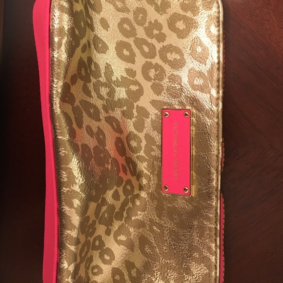 Cosmetic bag
