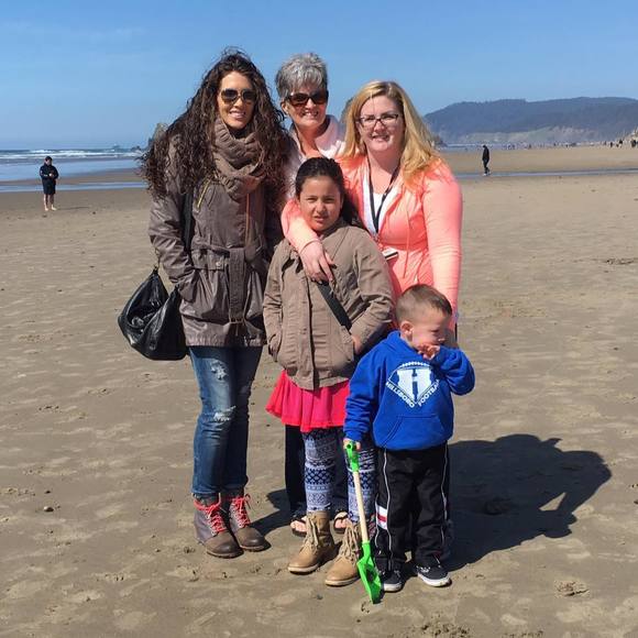 Meet your Posher, Lindy - Picture 1 of 1