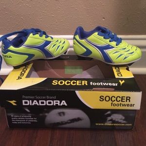 Soccer cleats