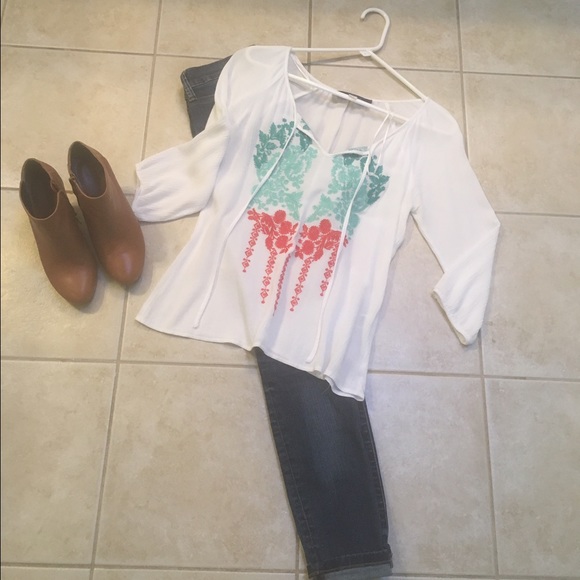 3/4 sleeve white shirt size small