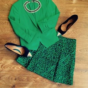 NWOT Size 6 Green & Black Leopard Pleated Skirt