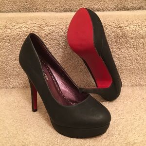 Red sole black pumps heels