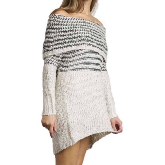 Chic sweater dress ONE HOUR SALE - Picture 3 of 4