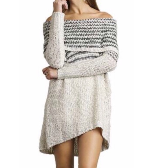 Chic sweater dress ONE HOUR SALE - Picture 4 of 4