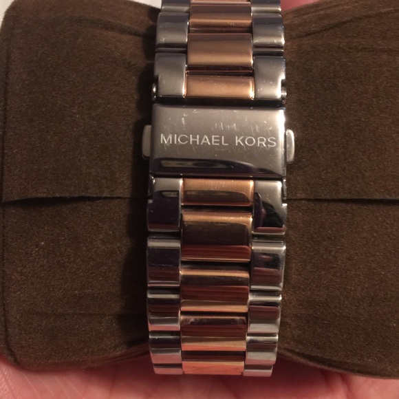 ✋️SOLD✋️  Michael Kors chronograph watch - Picture 2 of 4