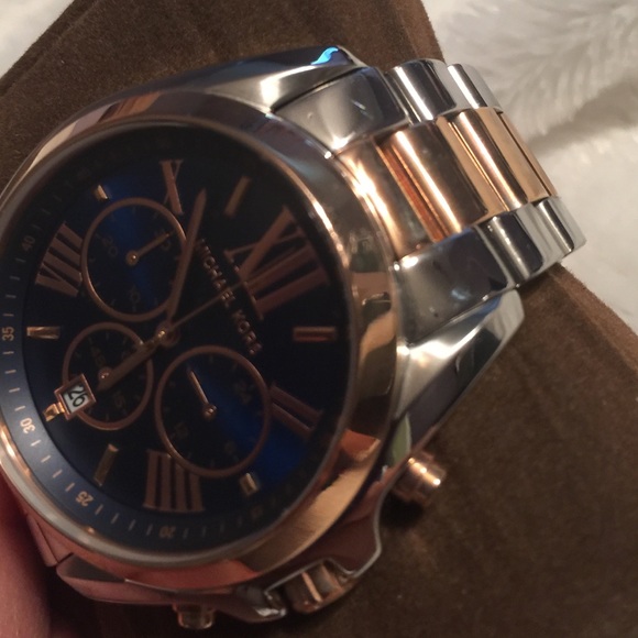 ✋️SOLD✋️  Michael Kors chronograph watch - Picture 3 of 4
