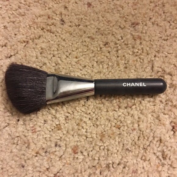Chanel Contour brush