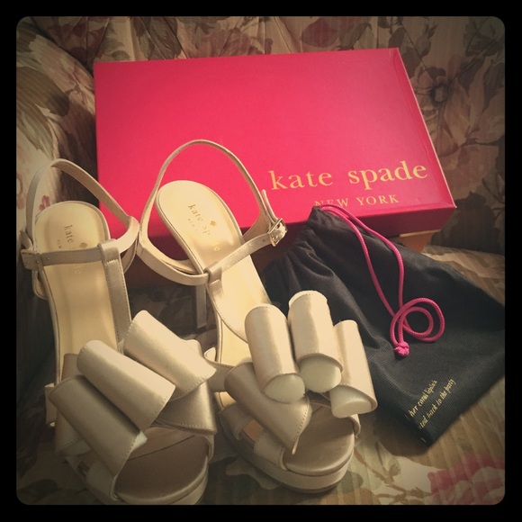 kate spade Shoes - ♠️GORG. Kate Spade Big Bow Heels/Sandals♠️
