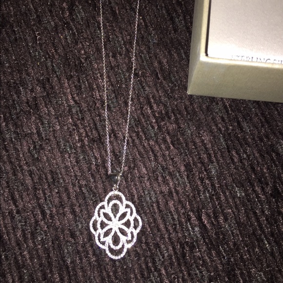 Sterling silver necklace and pendant. - Picture 2 of 2