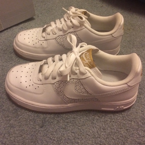 Air Force 1 - Picture 1 of 4