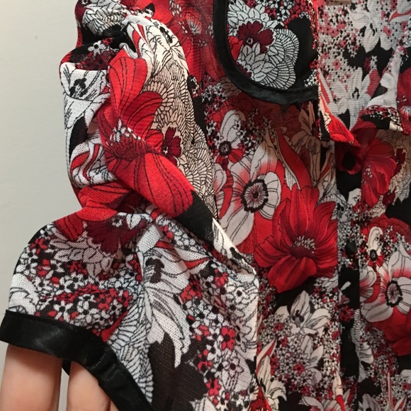 Blouse - Picture 2 of 4