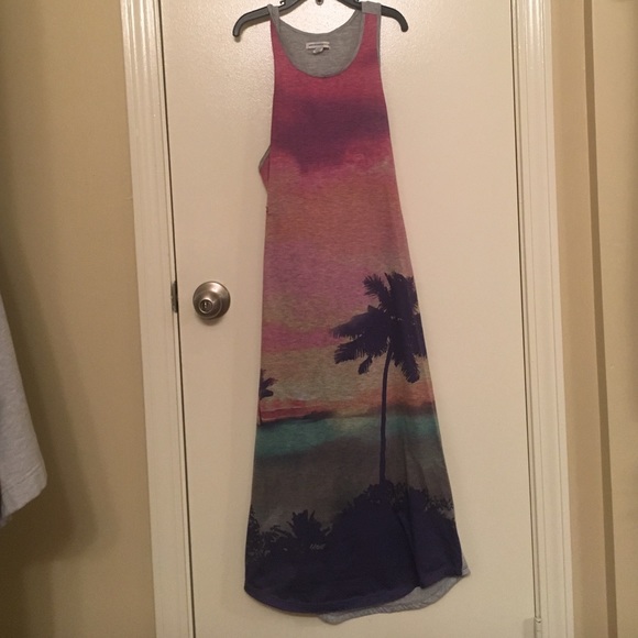 Cute American eagle dress with open back!