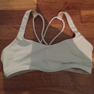 Lululemon free to be bra