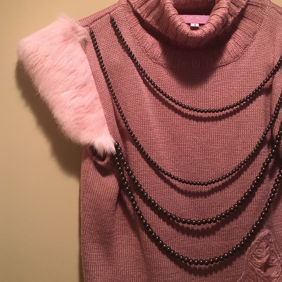 Amazing sweater. - Picture 2 of 4