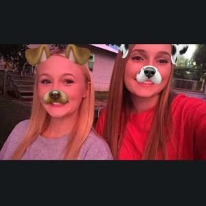 Meet your Posher, Chloe