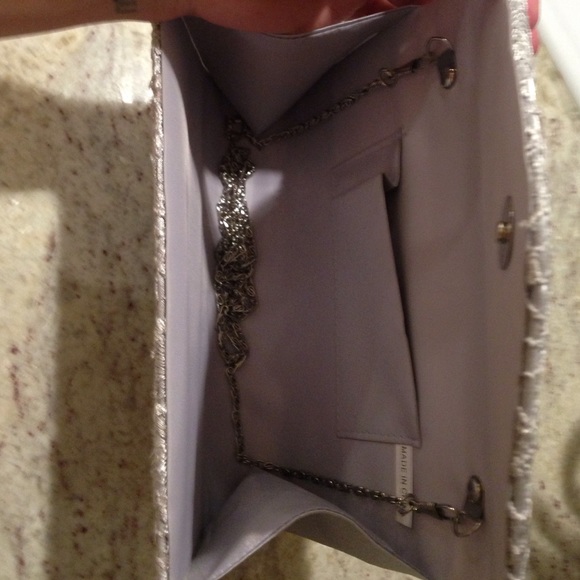 Clutch - Picture 3 of 3