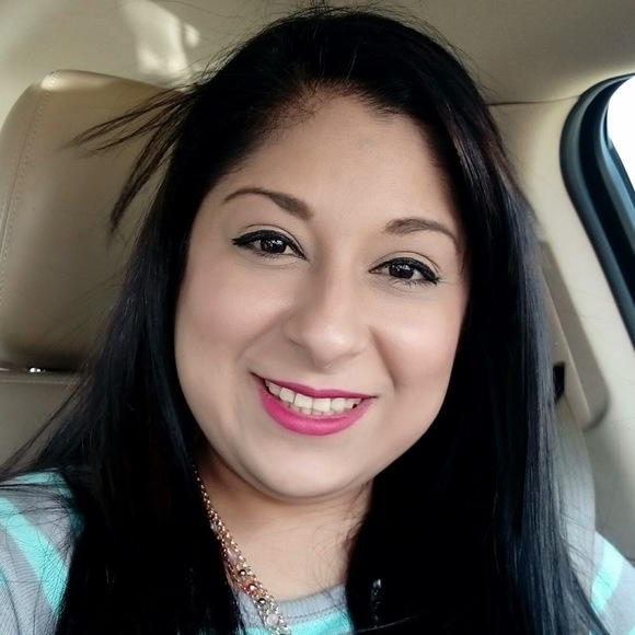 Meet your Posher, Aida - Picture 1 of 1