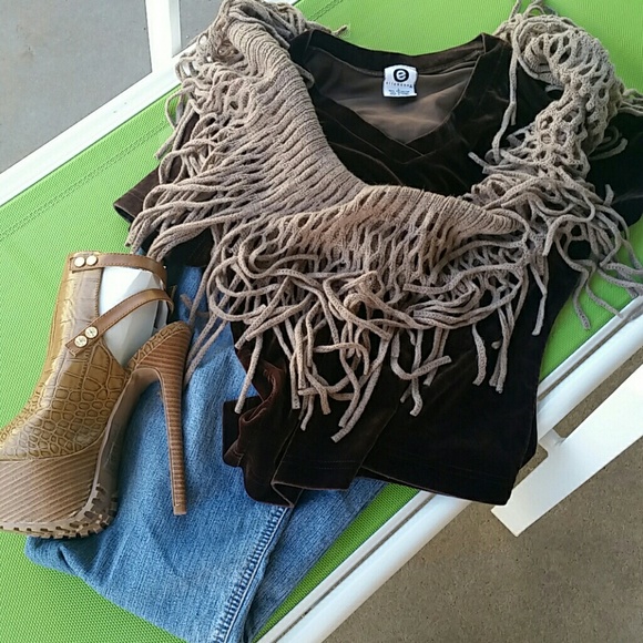 ellemenno Tops - ellemenno dark brown blouse, excellent condition