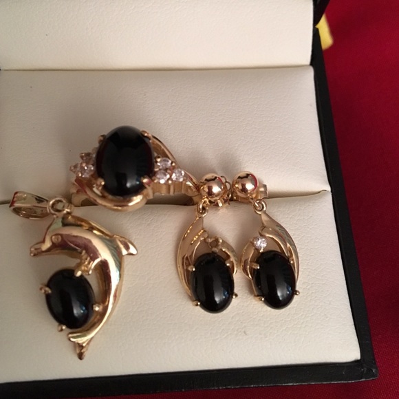 14 K ring earrings and a pendant with onyx