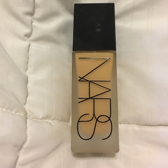 Nars All Day Luminous Foundation Punjab