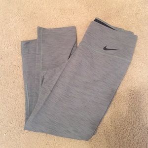 Nike legging crops
