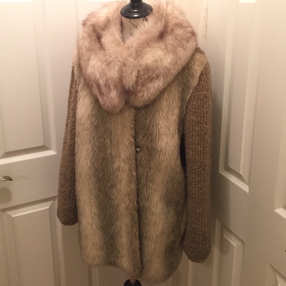 Beautiful fur coat - Picture 3 of 4