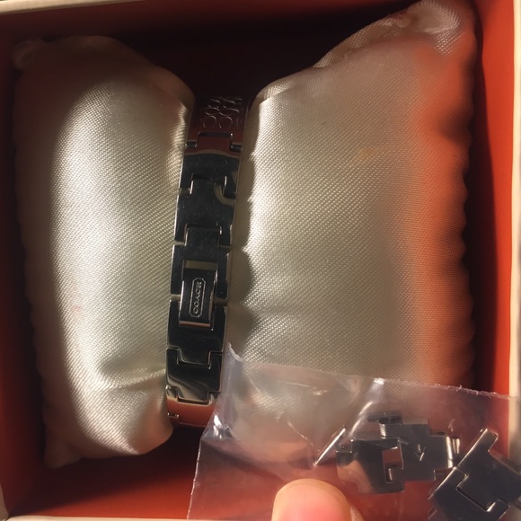 Coach watch - Picture 3 of 3