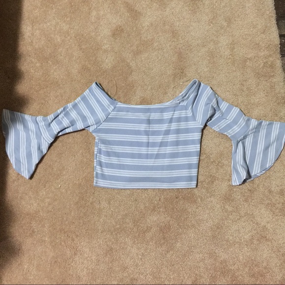 Long sleeve crop top